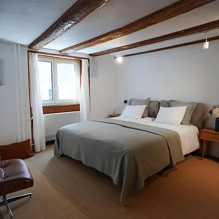 Charming Historical In Center Oldtown Apartment *